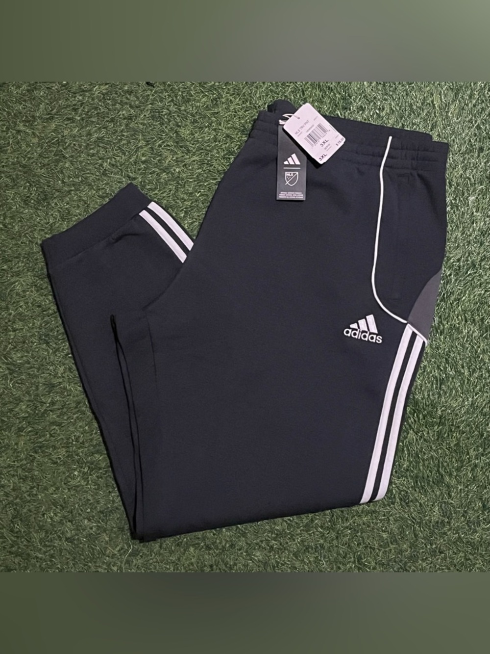 NWT Adidas MLS Player Club Travel Pants Mens 3XL Dark Gray 3-Stripes JE8071